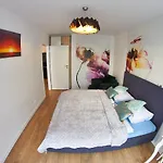 Apartamentyprzymorzu Baltycki Z Miejscem Postojowym I Ogrodkiem Διαμέρισμα *