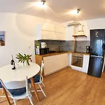 Apartamentyprzymorzu Baltycki Z Miejscem Postojowym I Ogrodkiem Διαμέρισμα *