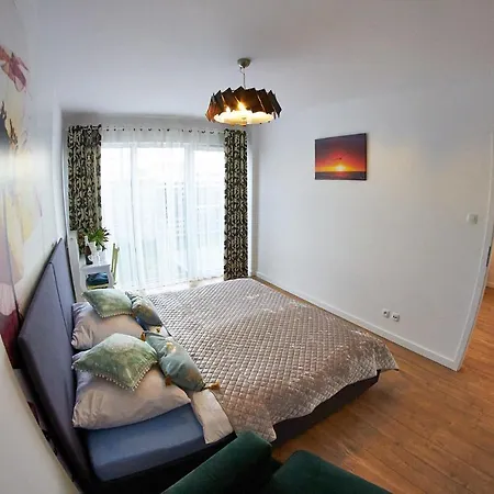 Apartamentyprzymorzu Baltycki Z Miejscem Postojowym I Ogrodkiem * קולובז'ג