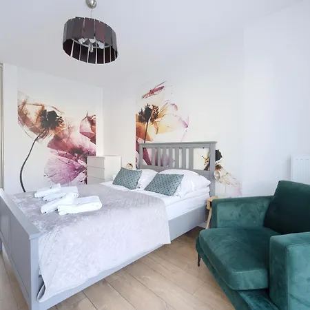 Apartamentyprzymorzu Baltycki Z Miejscem Postojowym I Ogrodkiem * Kołobrzeg